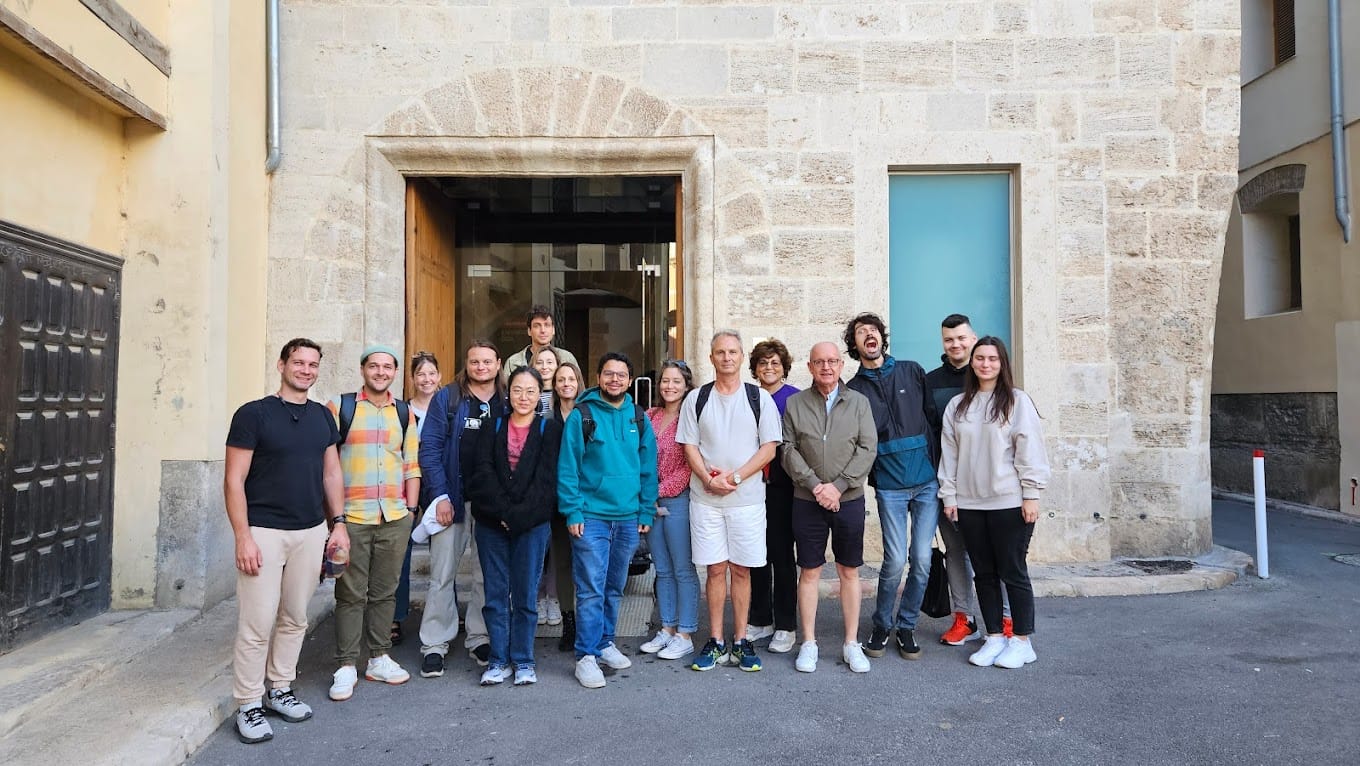 Group of Spanish students outside El Rincon del Tandem School Valencia